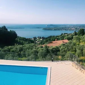 Casa Cecilia, 2 Bedrooms, 1 Bathroom, Lake View, Pool , Gardone Riviera Italien